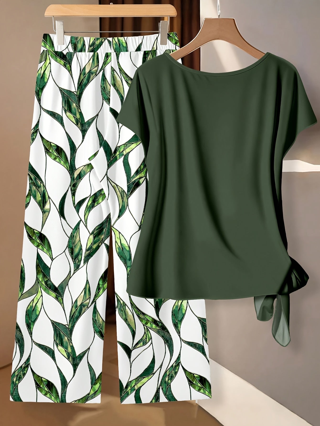 Montarello Leaf Print Women's 2-Piece Top & Trouser Set