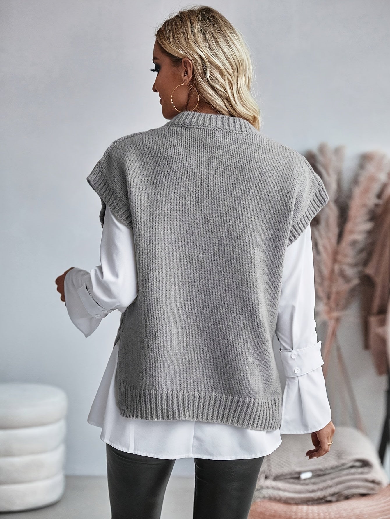 Montarello Women's Sweater Vest Cable Knit Round Neck