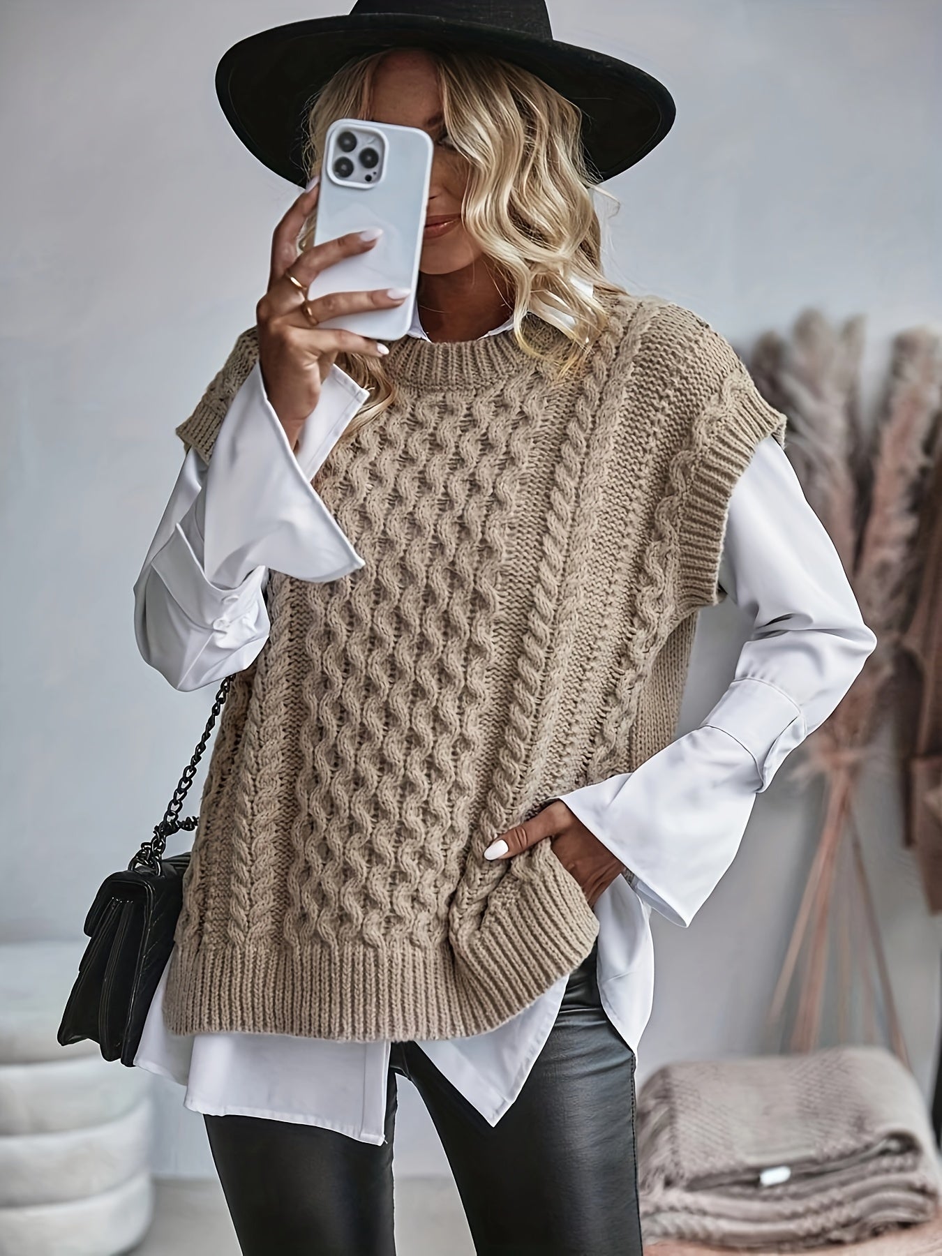 Montarello Women's Sweater Vest Cable Knit Round Neck