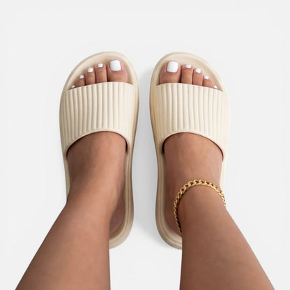 Montarello Women's Cushioned Slide Sandals