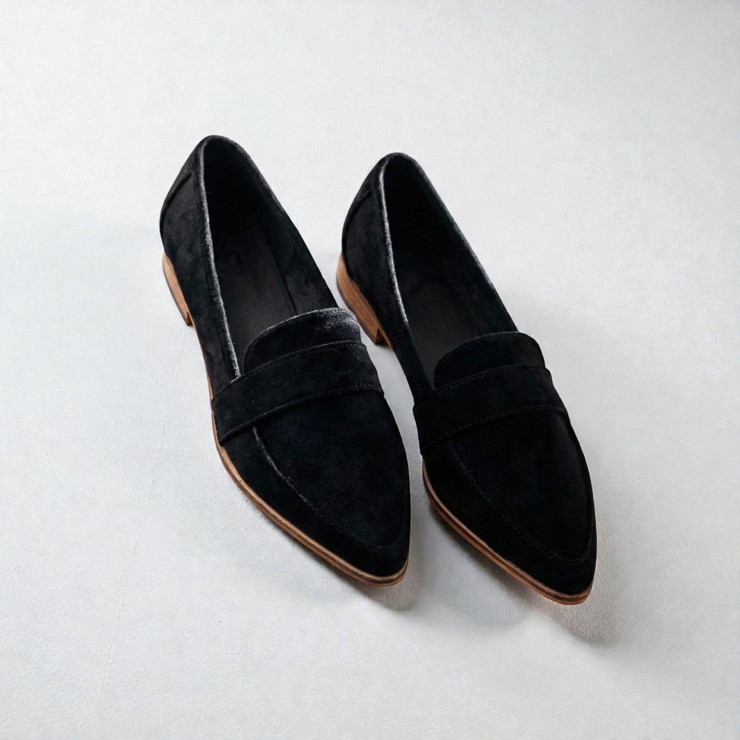 Montarello Women’s Retro Pointed-Toe Loafers