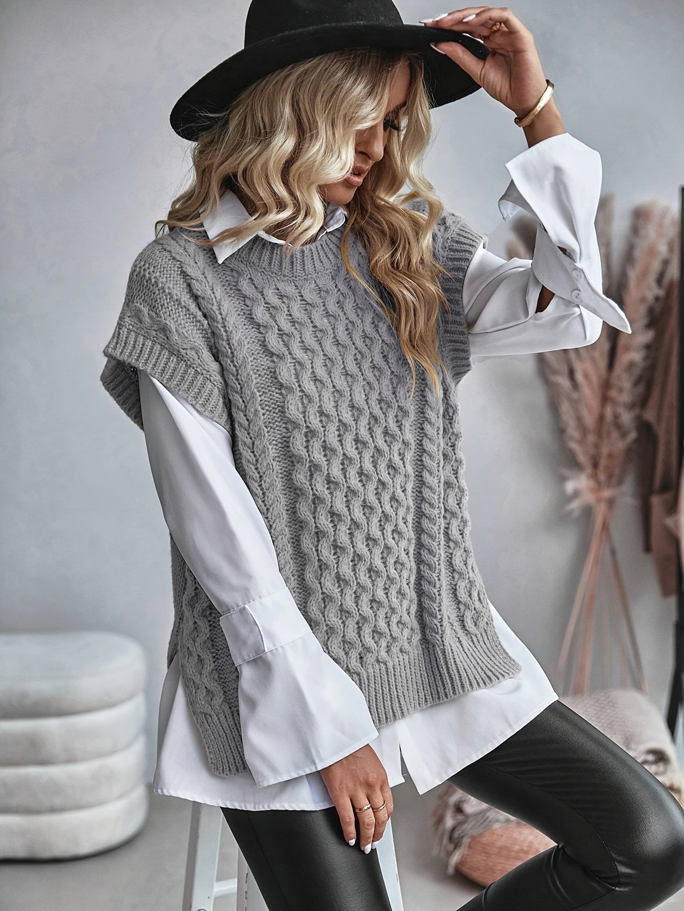 Montarello Women's Sweater Vest Cable Knit Round Neck