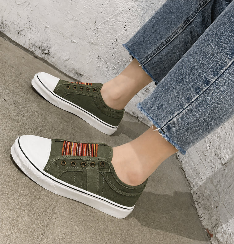 Montarello Slip-On Women's Canvas Sneakers