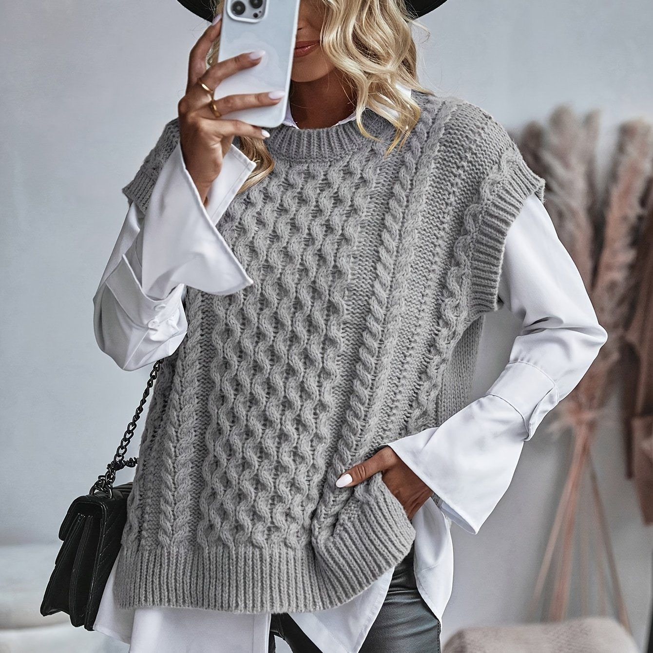 Montarello Women's Sweater Vest Cable Knit Round Neck