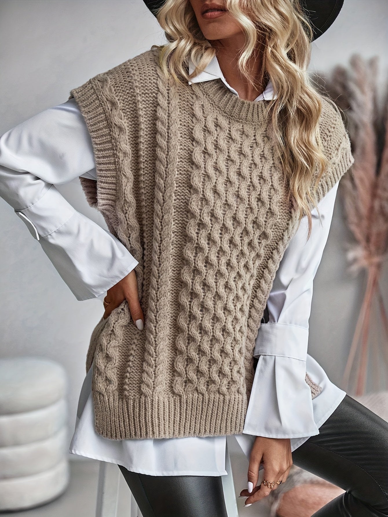 Montarello Women's Sweater Vest Cable Knit Round Neck