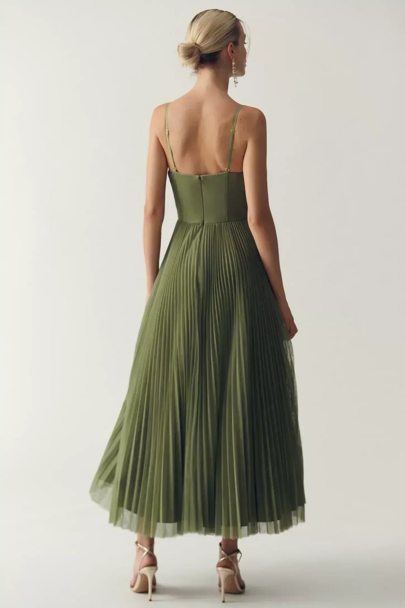 Montarello Women's Sweetheart Neck Open-Back Pleated Midi Dress