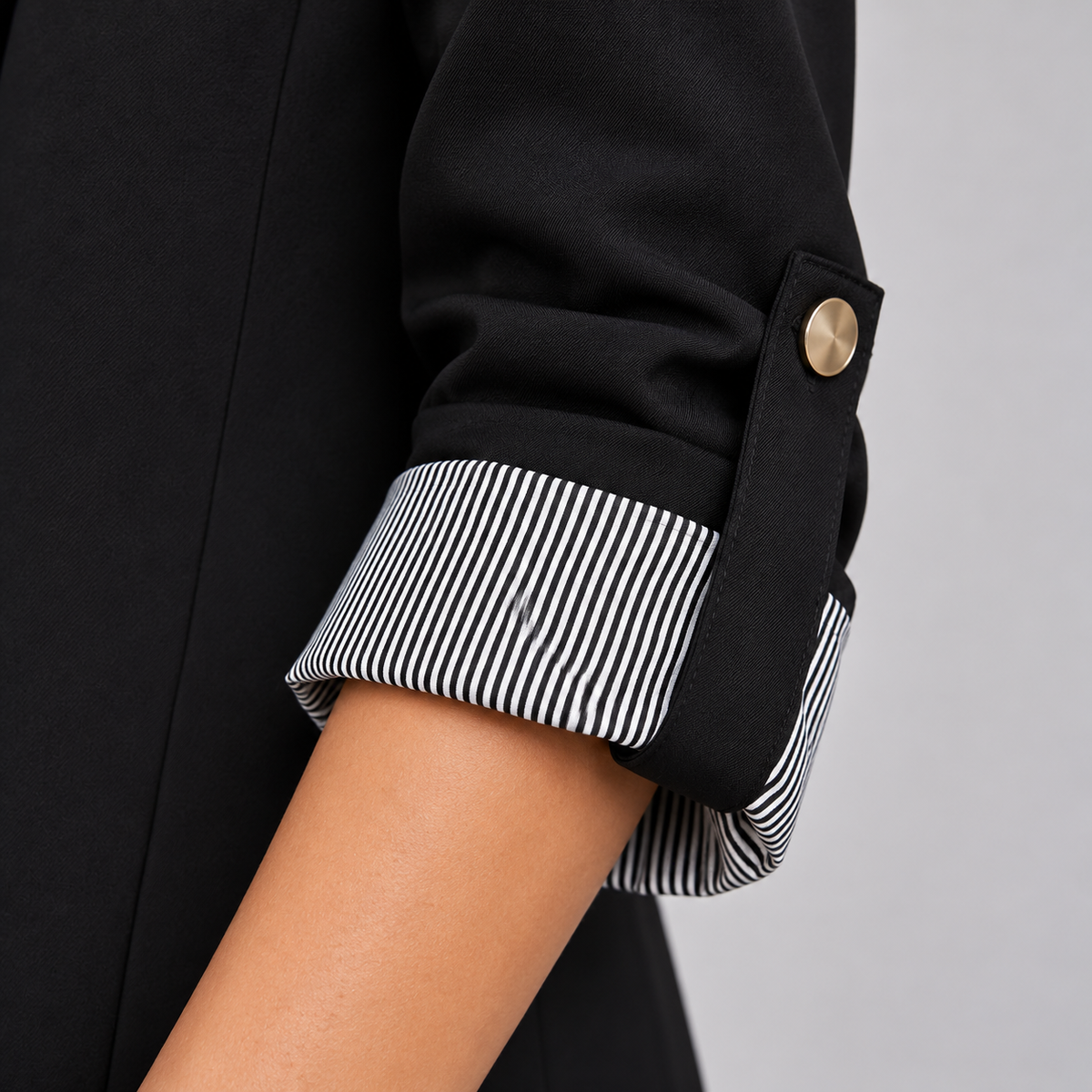 Montarello Women's Open Front Ruched Sleeve Blazer – black sleeve detail