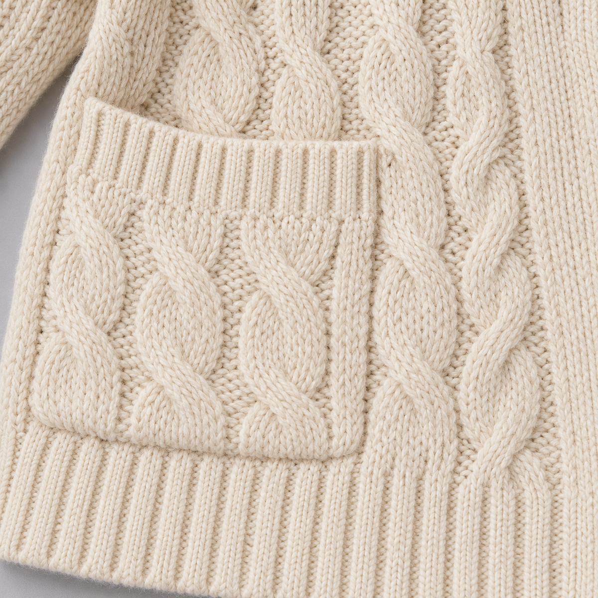 Montarello women's cable knit cardigan – beige pocket detail