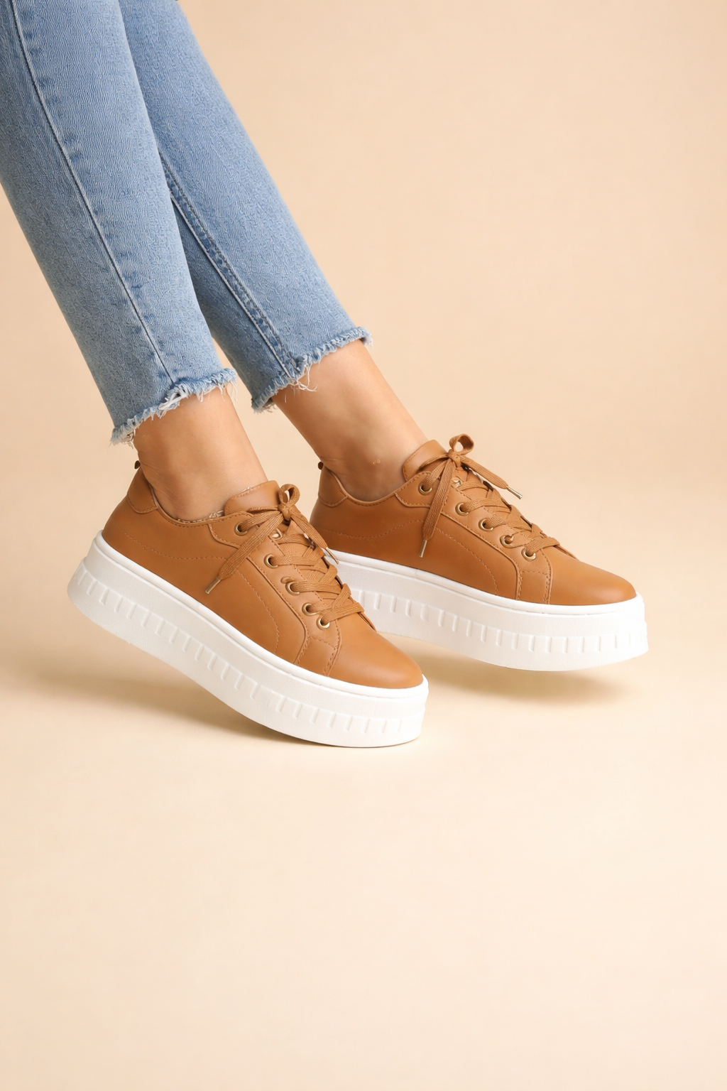 Montarello Platform Women's Lace-Up Sneakers